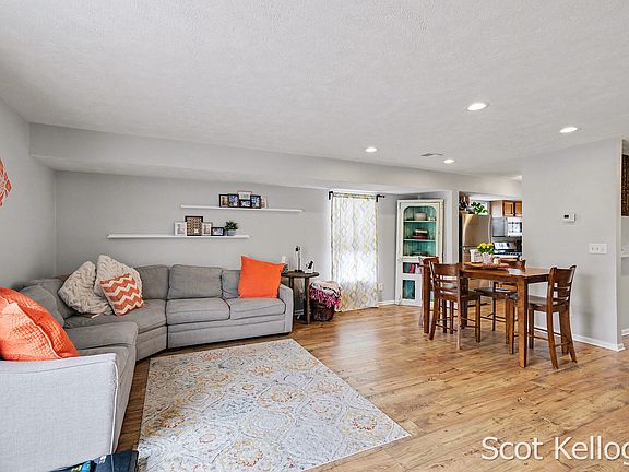 4th image of 7016 S Cannon Place Dr #15