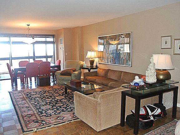5th image of 27010 Grand Central Pkwy APT 25L