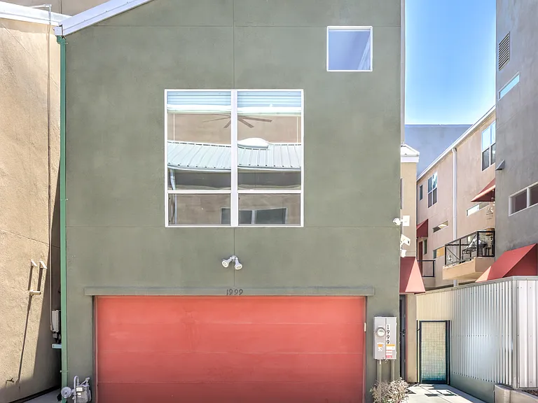 1999 Yaupon Ave — Photo 2