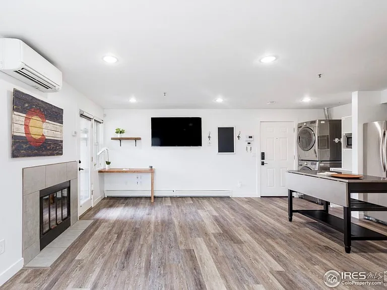 1405 Broadway St #203 — Photo 5