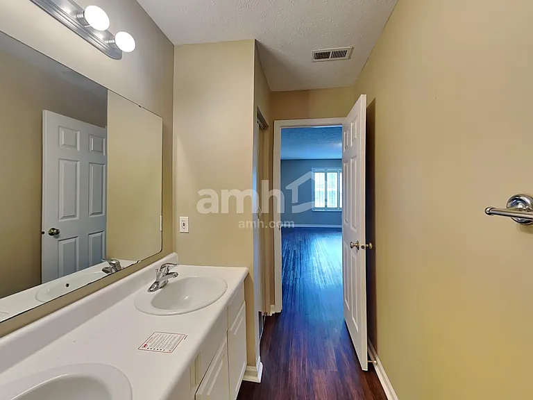 10640 Standish Pl — Photo 18