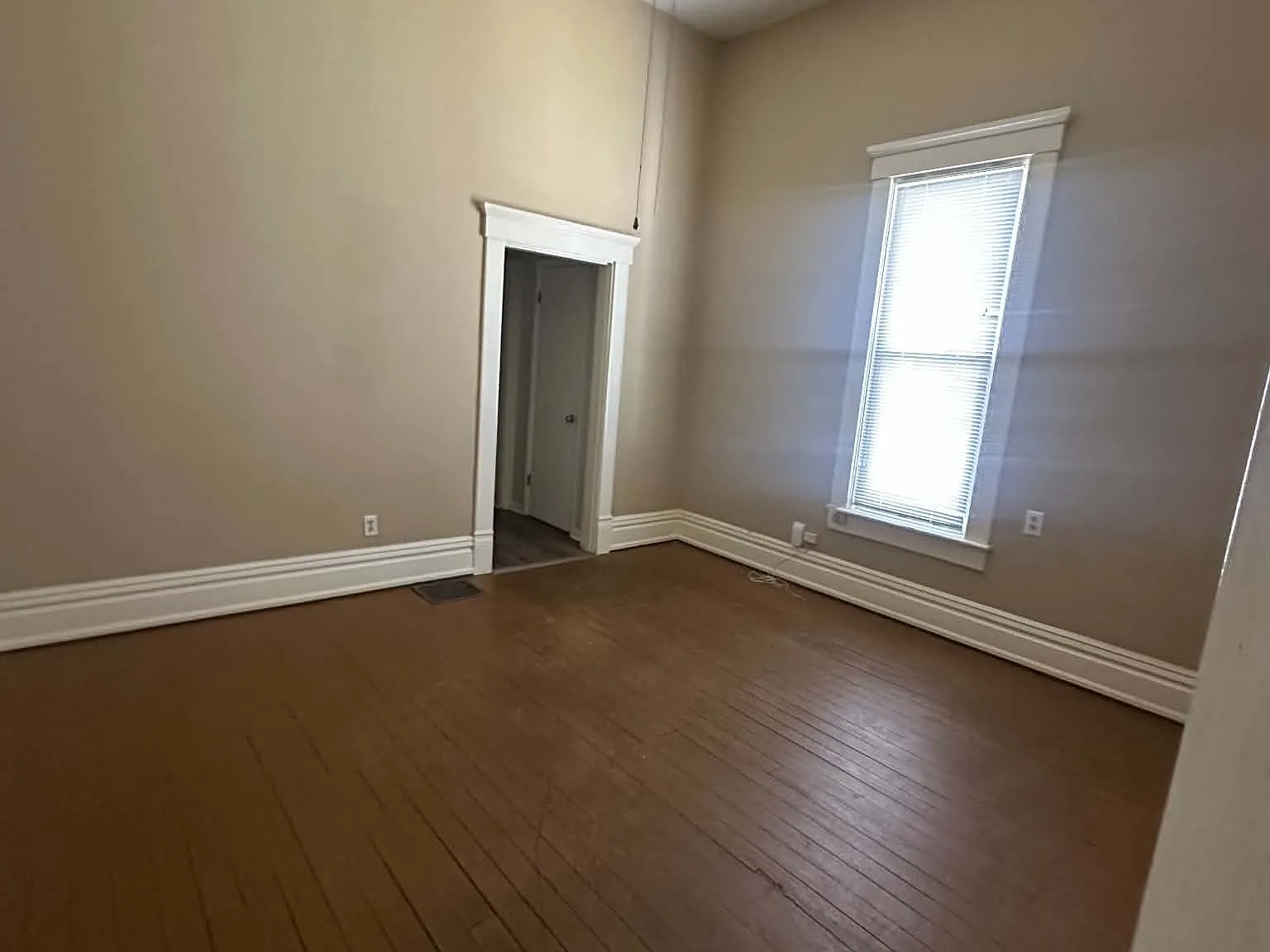 2 bed, $825 — Photo 4