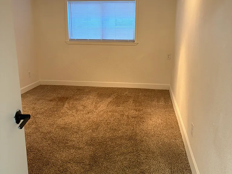 3910 Highland View Dr — Photo 13