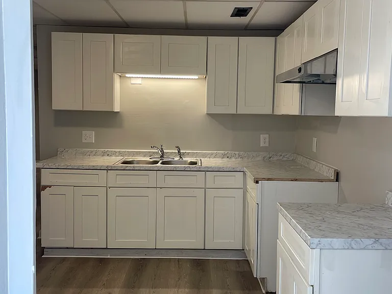 162 E Race St #35 — Photo 6