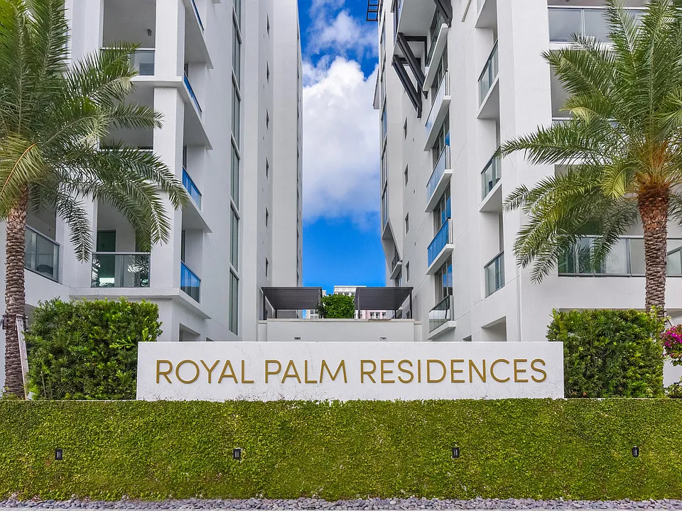 485 E Royal Palm Rd #403