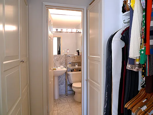 Sold by Domus Realty | media 26