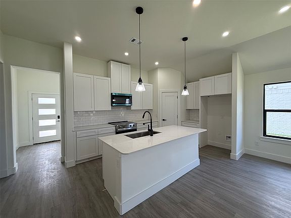 5th image of 209 Comfort Dr
