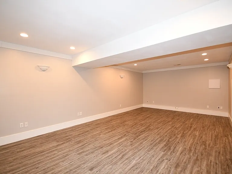 5733 Riley Rd — Photo 15