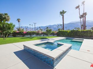 215 NE Cerritos Dr, Palm Springs, CA 92262