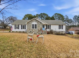 109 Spencer Woods Dr, Dallas, NC 28034