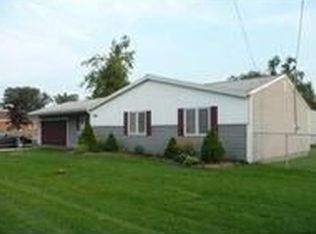 79 Dartmouth Dr, Depew, NY 14043