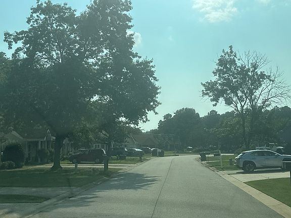 5th image of 121 Saddlehorn Dr
