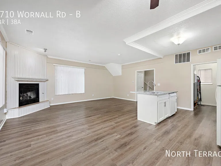 9718 Wornall Rd — Photo 8