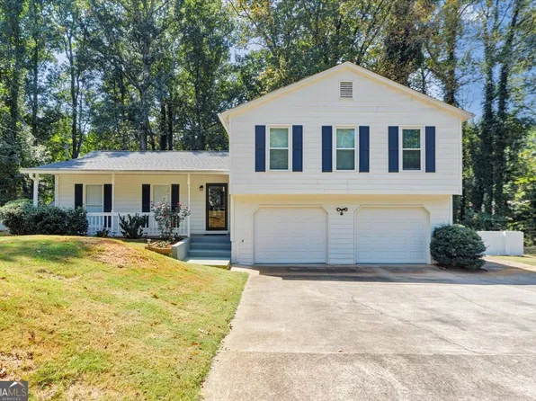 140 Leigh Kay Dr, Lawrenceville, GA 30046