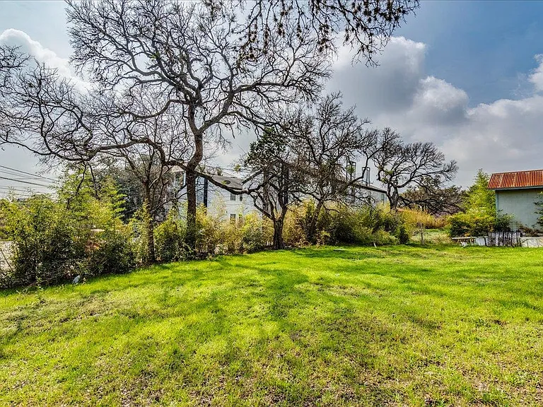 1119 N Lbj Dr — Photo 23