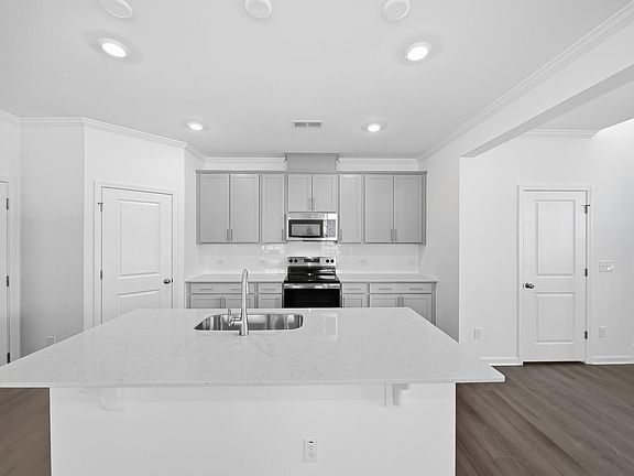 5th image of 293 Beachcomber Dr