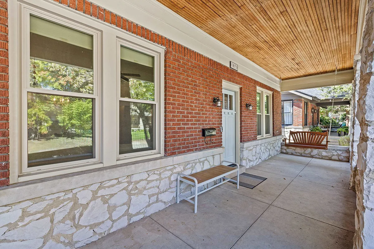 Building Photo - 1621 Linden Ave