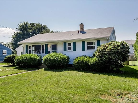 3rd image of 10 Orville Dr
