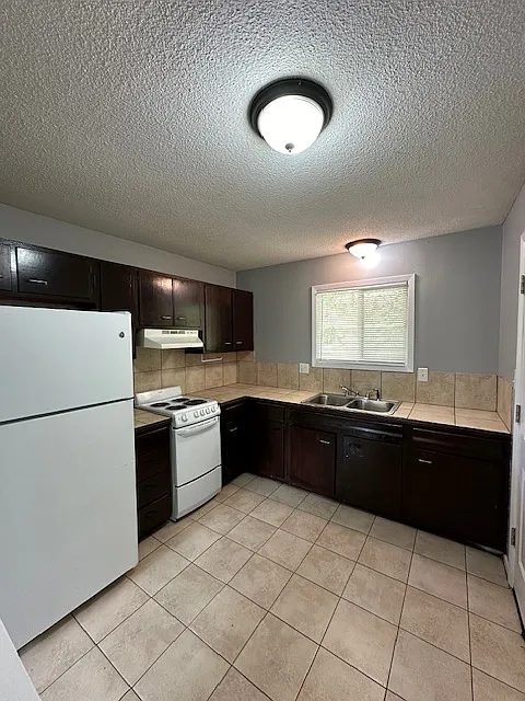 2 bed, 1000 sqft, $1,300 — Photo 4