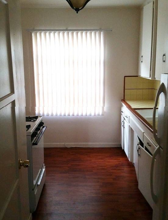 2nd image of 5430 Carlton Way #111