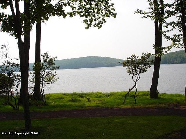 2nd image of 212 Pine Point Dr
