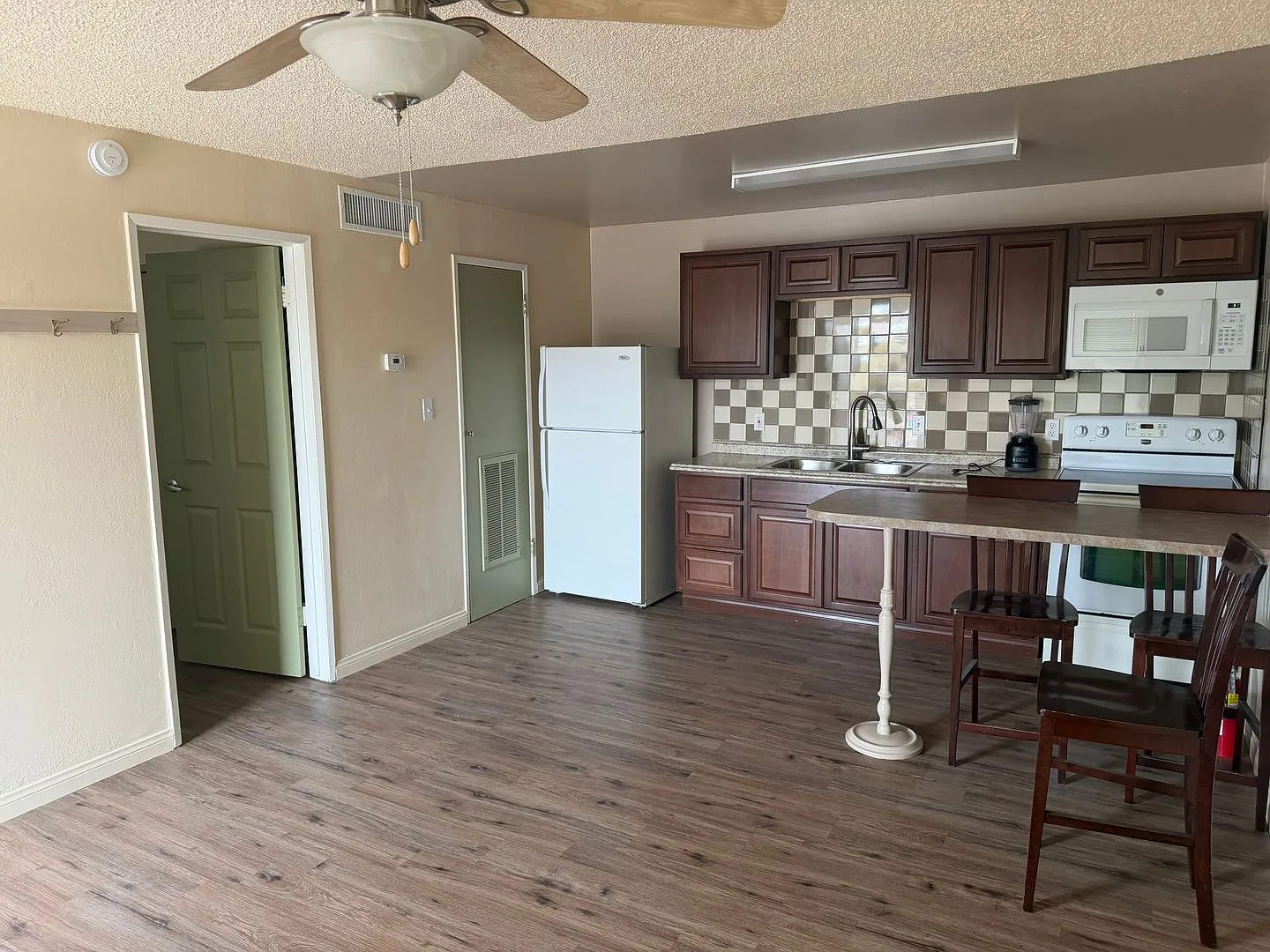 1 Bedroom 1 bath Condo in Central Las Vegas — Photo 3