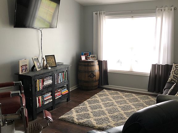 4th image of 284 Shelton Way
