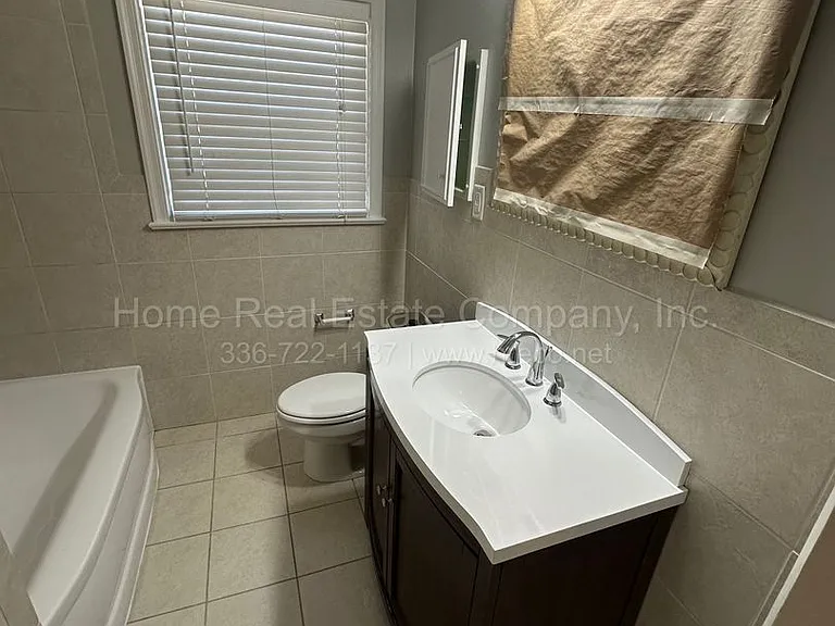 348 Pennsylvania Ave — Photo 10