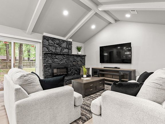 4th image of 11 Fernwood Dr