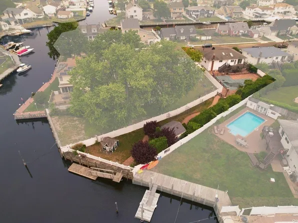 3738 Niami Street, Seaford, NY 11783