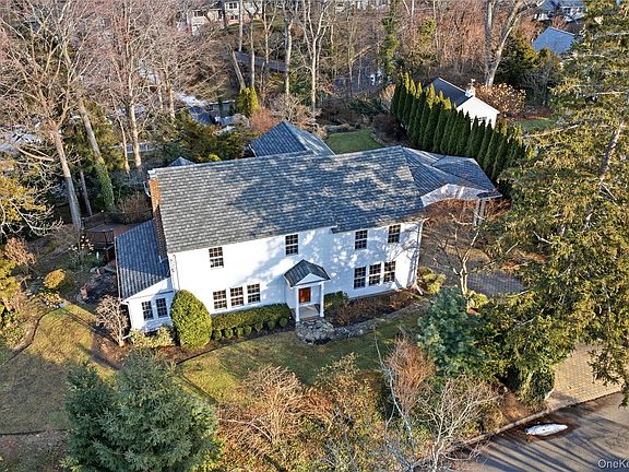 2nd image of 104 Fort Hill Road