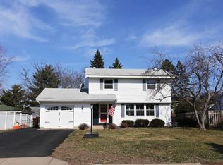 2205 Radatz Ave E, Maplewood, MN 55109