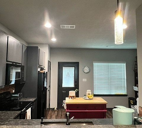 3rd image of 1451 Associates Ave #203