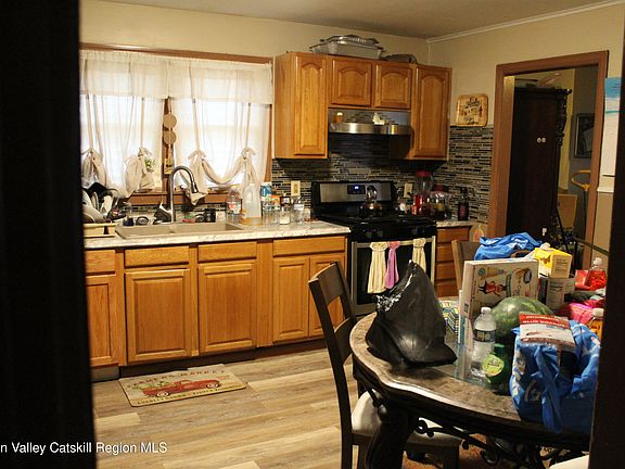 5th image of 452 Columbia Street