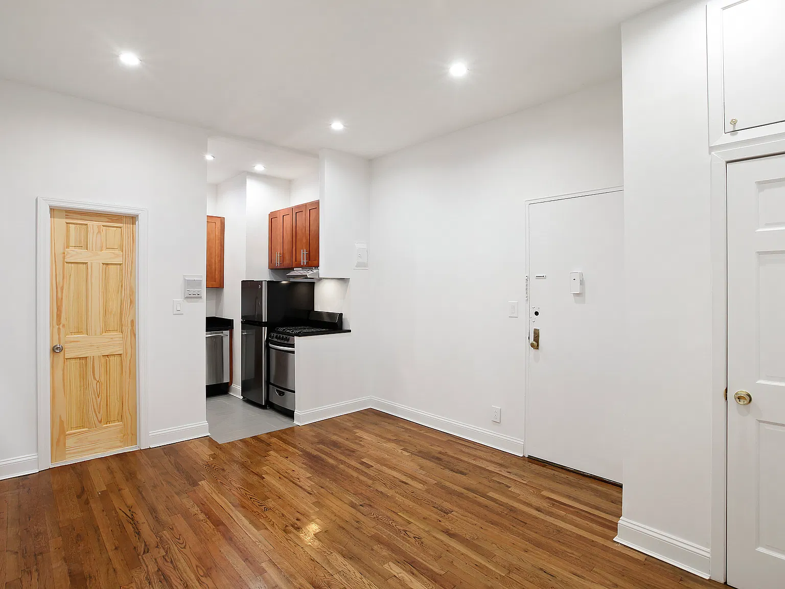 330 West 85th Street — Photo 1