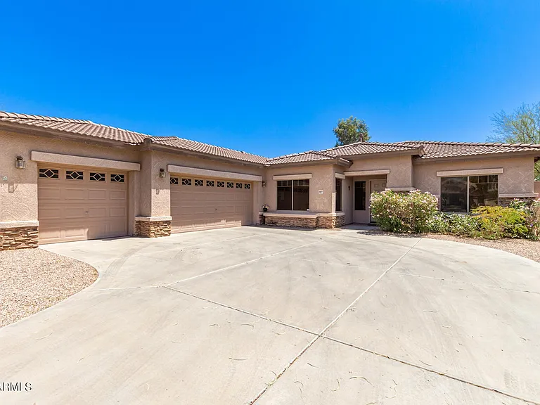 20877 E Saddle Way — Photo 2