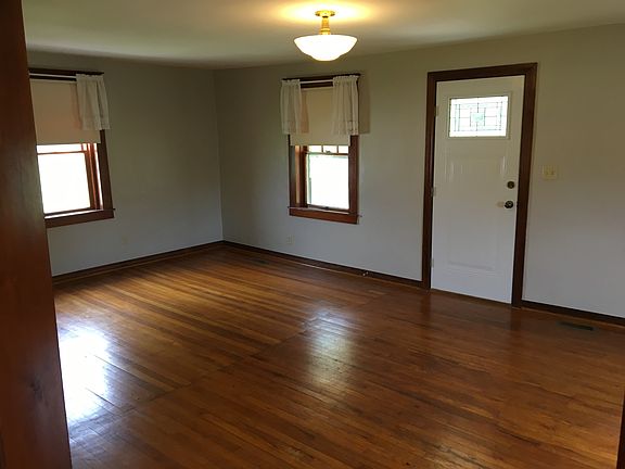 Dining room as you enter 