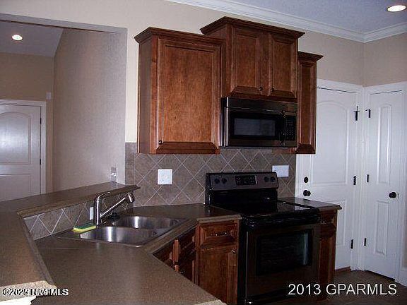 4th image of 3321 Ellsworth Dr #B