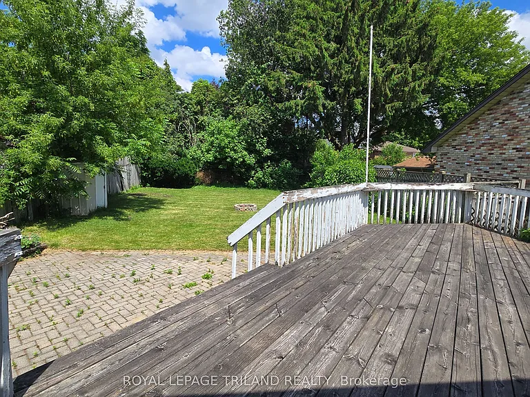 224 Highbury Ave N — Photo 22