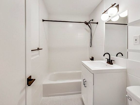 5th image of 4350 Kirkham St #307