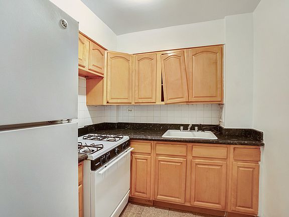 5th image of 41-07 Bowne St #1NN
