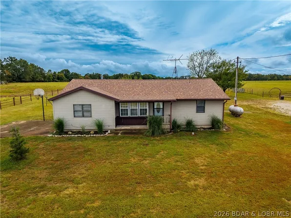 7450 N State Highway 7, Roach, MO 65787