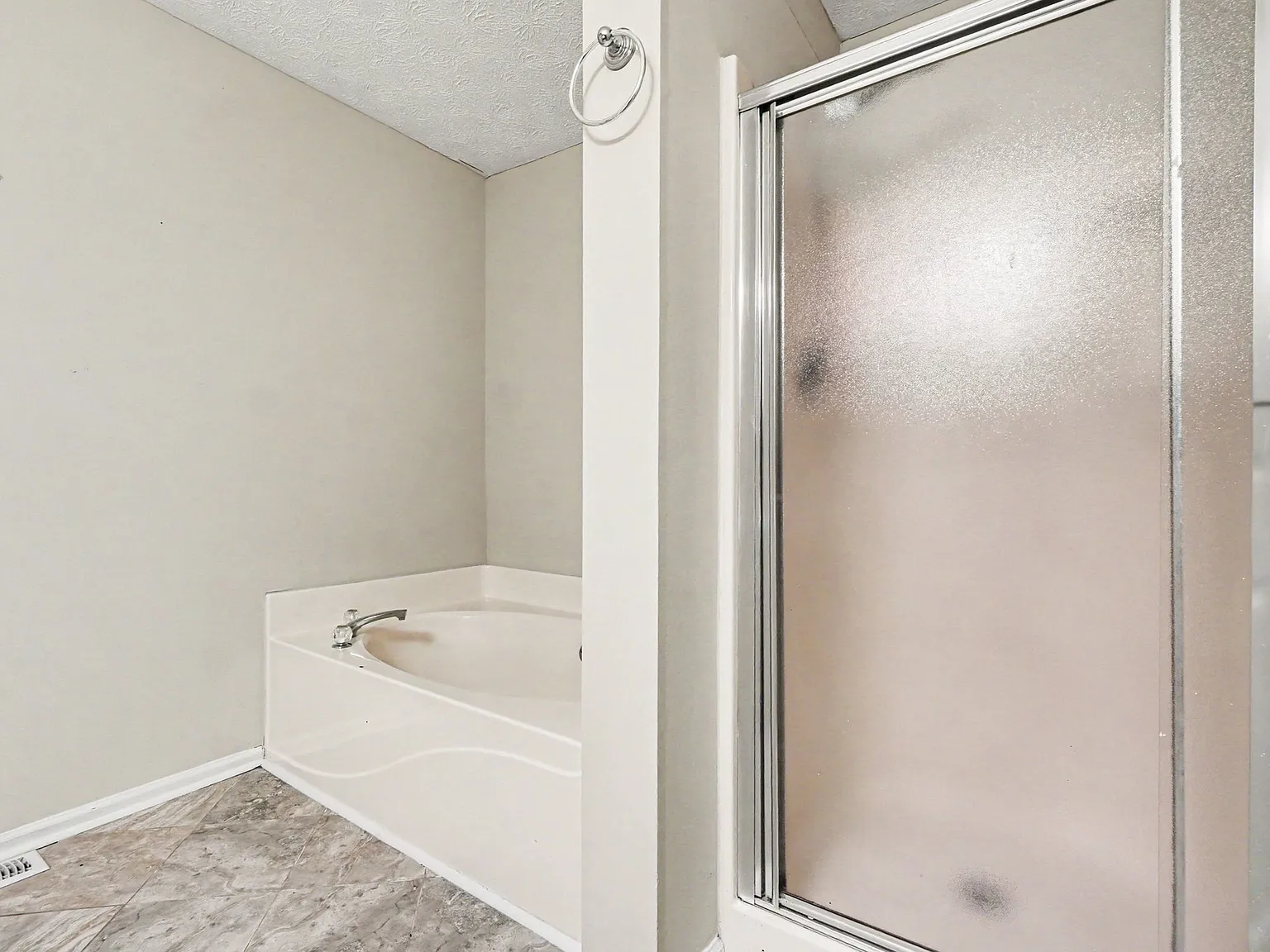 181 North Springs Drive - 1 — Photo 4