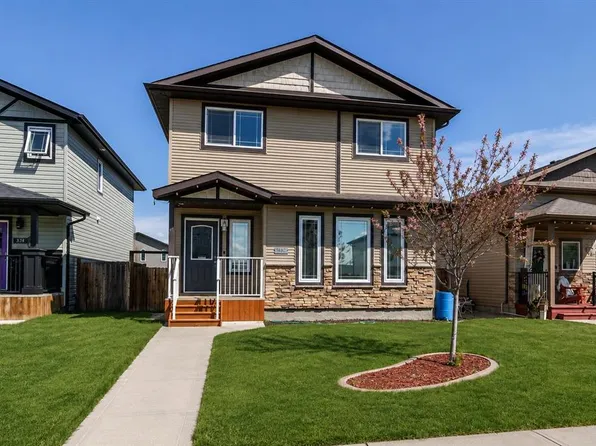 87 S Almond Cres, Blackfalds, AB T4M 0J5
