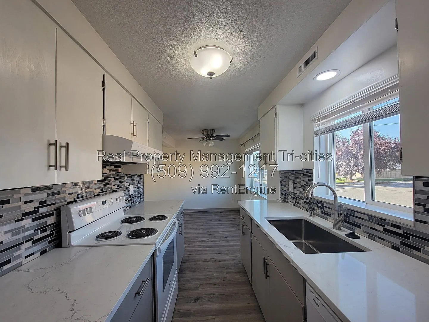 2 bed, 1.0 bath, 812 sqft, $1,345 — Photo 3