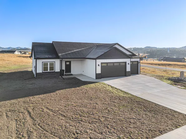 102 Stone Hl, Custer, SD 57730