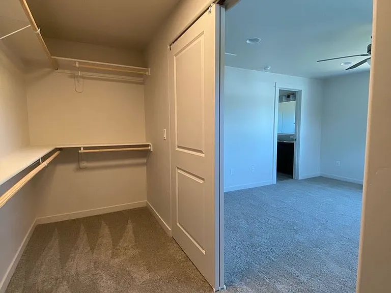 220 W Maple St #B — Photo 9