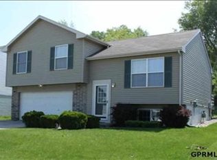 7869 Curtis Ave, Omaha, NE 68134