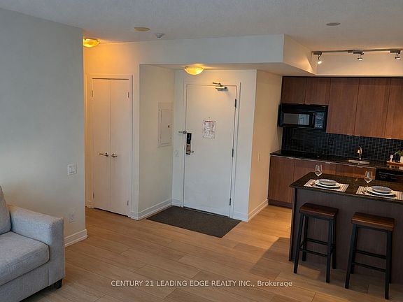 4th image of 8 Colborne St #1103