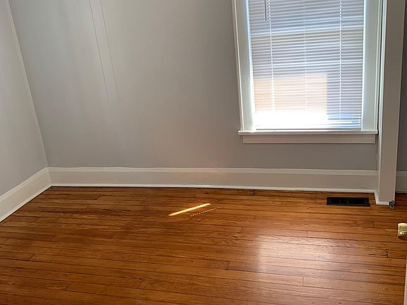 3rd image of 448 Oldham Ave